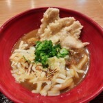 Udon × Sakaba Dairokkann - もっちりコシのある太うどんにコク深いカレーと柔らかサクサクの鶏天、炙りチーズの禁断トリオがめっちゃ合う～