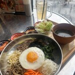 韓国料理 ホンデポチャ - ビビンバ定食　¥1080