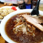 Ramen Restaurant Ninguru Tokiwa Ten - チャーハンラーメンセット　あっさり醤油(￥1180)。ボリューム！