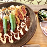 le'a craft SHISHA BAR & DINING - 牛カツカレー¥1100