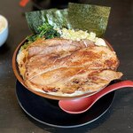 横濱家系ラーメン 神山 - 