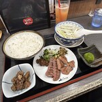 Gyutan Sumiyaki Rikyu Koriyama Ekimae Ten - 牛たん２枚定食