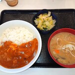 Yoshinoya Yonjugogosen Shiogama Ten - バターチキンカレー ＋ お新香 ＋ とん汁