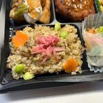 Eva Dining Vegan Deli Iwataya Ten - ご飯は福岡県産の玄米を使った炊き込みご飯。
                      
                      
                      
                      