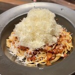 Dolcevita - 雪のようなバルメザンチーズと卵とミートソースのカルボネーゼ　1,490円