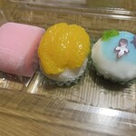 城崎屋 - 和菓子って目でも楽しませてくれますね。