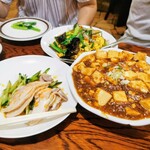 京華 - 蒸し鶏＆麻婆豆腐＆ニラ玉子炒め