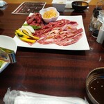 春華 - 料理写真:肉の盛り合わせ