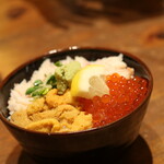 Donburi Chaya Shinchitosekuko Ten - かに・いくら・うに丼（ハーフ）