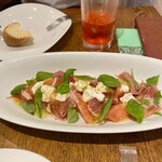 Taverna frico - 桃とリコッタチーズ、生ハムの冷製