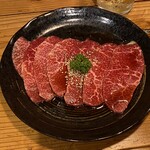 Tokusen Kuroge Wagyu Mesu Senmon Yakiniku U - 