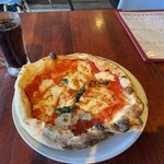 pizzeria Cavallo - ピッツァ（マルゲリータ）＆コーラ