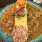 Spicy Curry House Hangetsu - 2種盛り（チキンカレー・明太キーマカレー）1,100円＋エビポテサラ200円