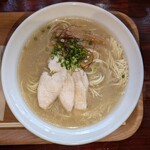 麺や 志登美 - 芳醇とんこつ、和出汁らー麺(大盛)