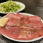 焼肉処 まる - 塩タン