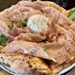 LA STAZIONE DELLA PIZZA - マルゲリータ　ブラーダチーズ