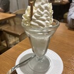 White Cozy Sapporo Stella Place Ten - スプーンで食べるミルクソフトはまた違います　ミニ