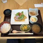 Matsuzuru - 日替り定食(1100円) カレイの唐揚げ