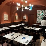 AHILYA INDIAN RESTAURANT Minatoku Azabudai Ten - 開店と同時なので店内を綺麗にパシャリ