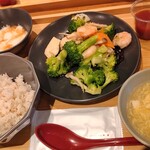 口福館 - もち麦ごはんとしました