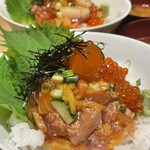 伏見のランチは海鮮丼 - 