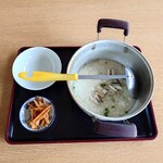 Hirai - ◯鮎雑炊
                      サッパリとした塩味ベースのスープで
                      キチンと焼かれてから入れられている鮎
                      
                      一番最初に軽く柚子を感じたような気がしたけれど
                      再度味わってみても分からなかった