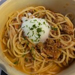 マカロニ食堂 - ミートソース半熟卵