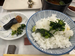 Kishigon Ryokan - ご飯と香の物