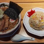 Taishu Shokudo Tengu Dai Hall Tanimachi Yonchome Ten - 昭和の中華そばと焼き飯定食