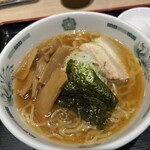 Hidakaya Odakyu Marushe Hon Atsugi Higashiguchi Ten - 半ラーメン