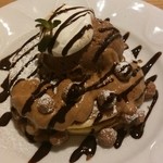 Denny's Takenotsuka Ten - Wチョコソースパンケーキ（２段）