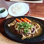 Tezukuri Hamburger Steak to Pizza no Mise Raion - 和風ハンバーグ（1350円）2024年8月