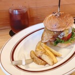 2TONE BURGER - 2TONEベーコンチーズバーガー¥1,980