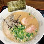 とんこつ とん太 - 料理写真:豚骨ラーメン