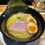 Menya Kaimu - 濃厚牡蠣らあ麺　980円　味玉トッピング　120円