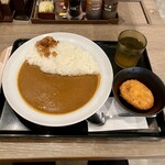 マイカリー食堂 - プレーンカレー530円、無料コロッケ