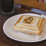 Kohaze Coffee Waseda Ten - 【大隈セット＠税込550円】ホットサンドイッチ 小倉：大隈先生が上下逆に。。（汗）