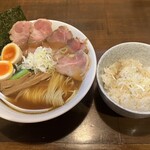 Ramen Itto - あっさり煮干し800えん チャーシュートッピング150えん 味玉100えん まぜめし200えん