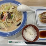 Ringer Hut Ito Yokado Musashikoganei Ten - 長崎ちゃんぽん780＋円餃子3個180円＋ごはん180円