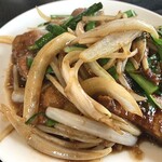 Chinese Kakyu - やや薄口の味付け。
                      ニラの香味感と、レバーの旨み、
                      素晴らしく美味しい！