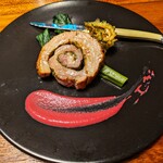 MOKICHI TRATTORIA - 料理写真:蔵元厳選 豚バラ肉のポルケッタ