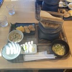 トリヤマルハチ - 料理写真:炊き立てかしわ飯定食@940