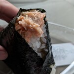 Onigiri Senmonten Omusubi Ya En - しゃけおにぎり