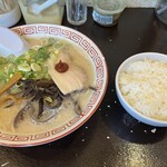 Hakata Ramen Kaedama Shokudo Yokosuka Chuo Ten - 