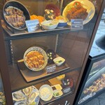 もみじの木 - 店先のショーケース