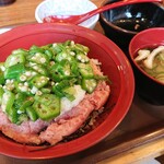 Sukiya Jei A Kobe Eki Kita Ten - まぐろたたき丼＋オクラ