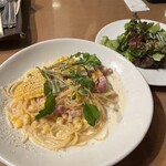 Cafe & Books Bibliotheque Fukuoka Tenjin - 