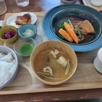 ごはん と だし umamito cafe - 角煮御膳