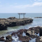 潮騒の湯 - 大洗磯前神社　神磯の鳥居