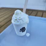 T’s cafe MILK STAND - めちゃめちゃ溶けるの早いソフトクリーム